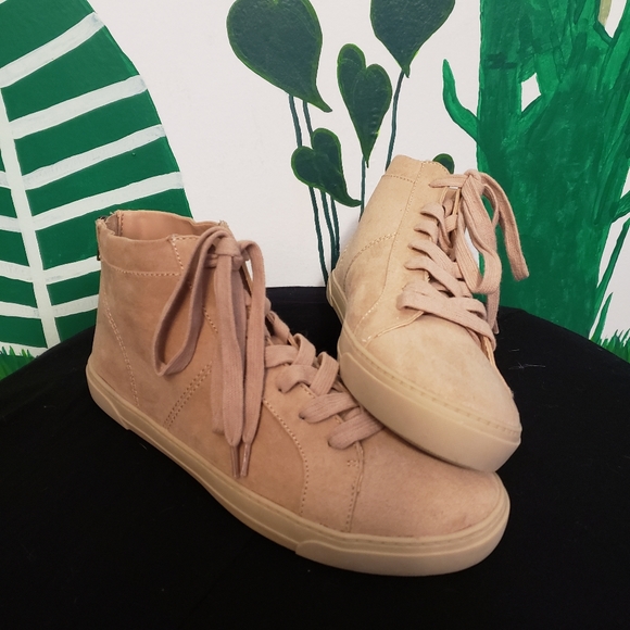 dv by dolce vita sneakers